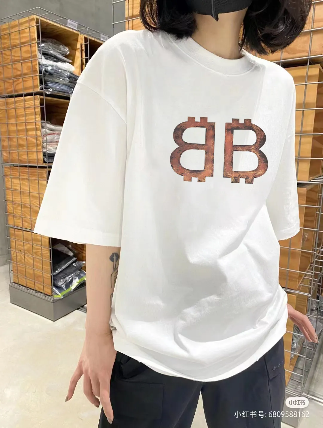P80✨🔥 BALENCIAGA Paris lettering printed short-sleeved T-shirt, custom-woven and dyed 280g combed cotton heavyweight fabric, zero color difference in thread, perfect details, different from the current version on the market, welcome to compare, Same Style for men and women, must-sell in the picture above Color: White Black Size: 1 2 3 4